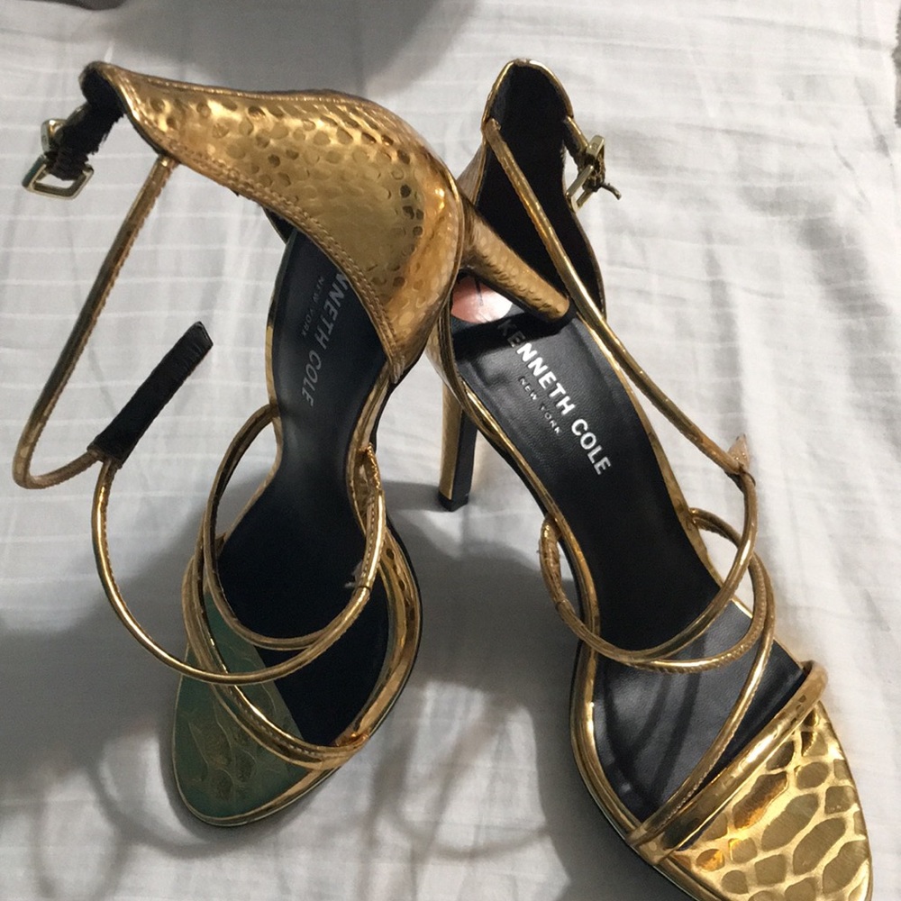 Kenneth Cole Bryana gold high heel 4”.